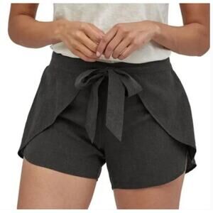 Patagonia Women's Faded Black Tie Front Garden Island Shorts Size Medium